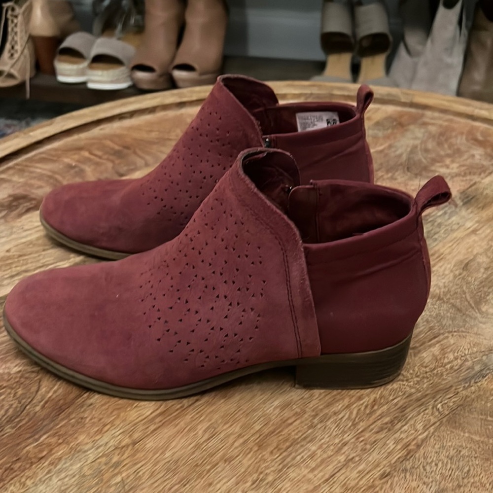 Toms